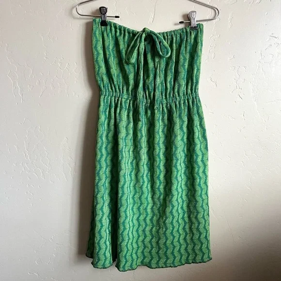 My “watermelon dress” — green zig zag pattern pull on strapless / halter dress - Picture 9 of 13